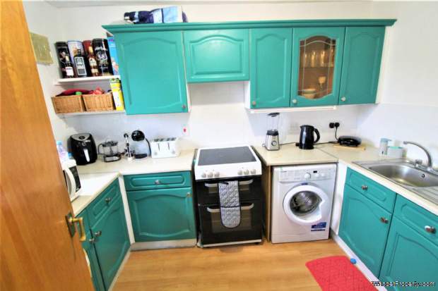 Additional Property Image 2 bedroom Flat for sale in London 3