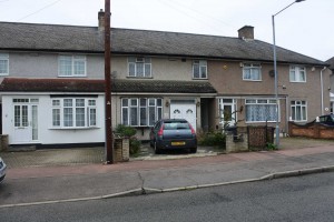 2 bedroom House to rent in Dagenham