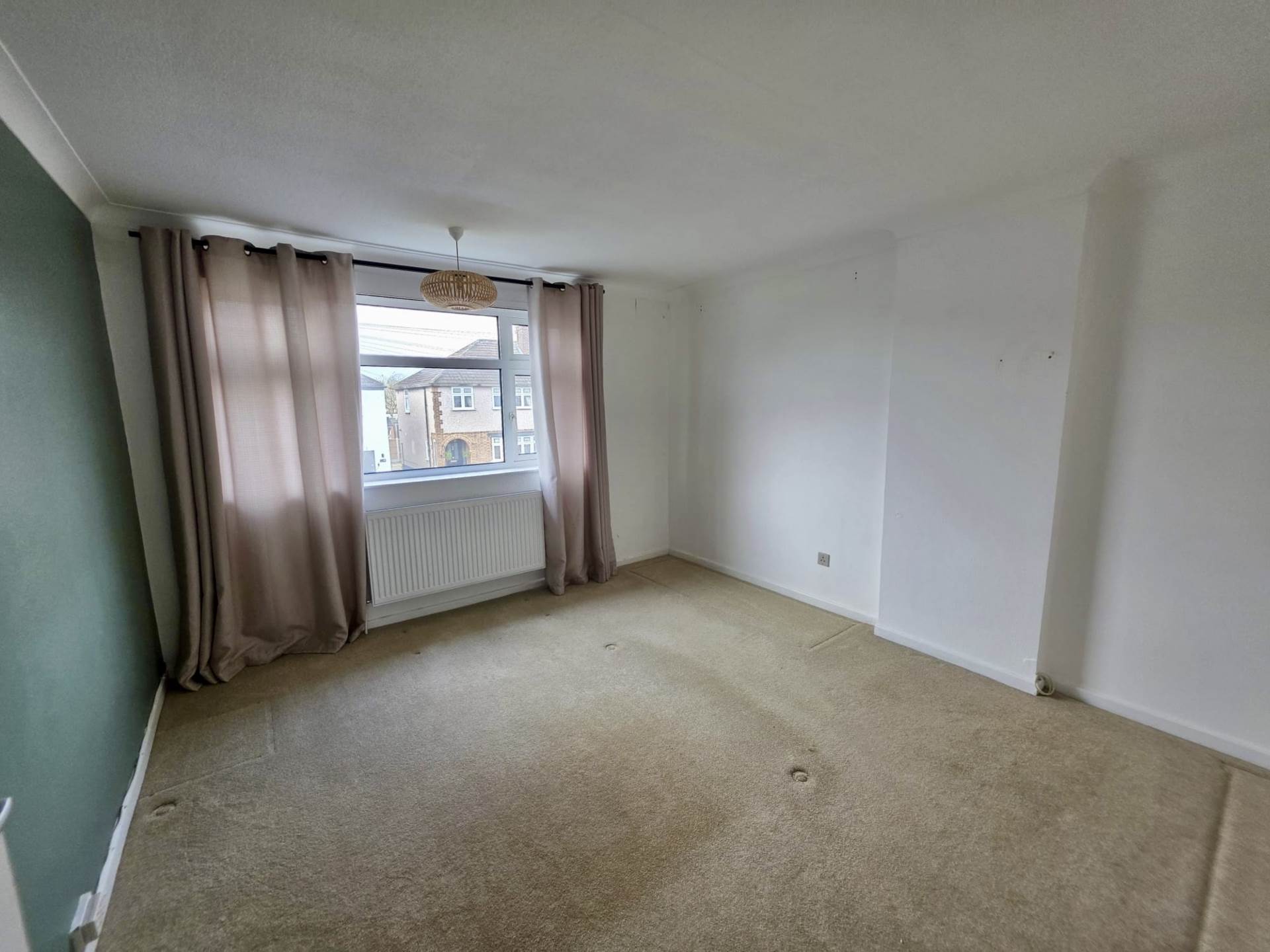 Additional Property Image 3 bedroom Semi Detached to rent in Romford 7