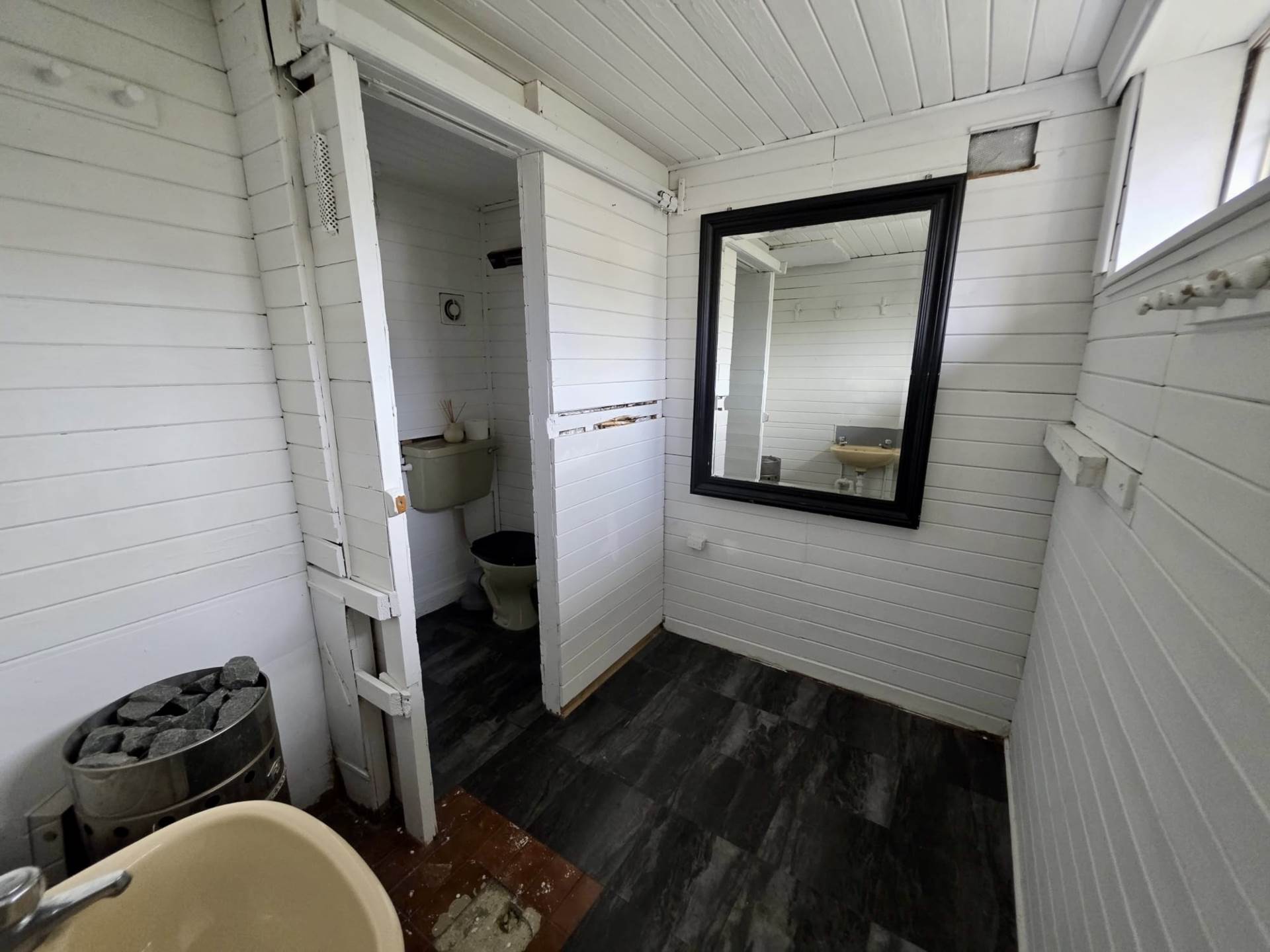 Additional Property Image 3 bedroom Semi Detached to rent in Romford 9