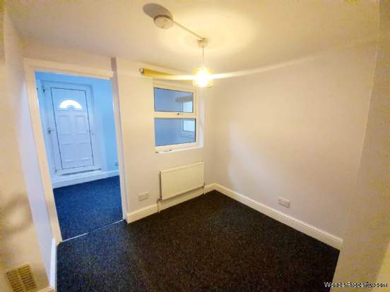 Additional Property Image 3 bedroom Flat to rent in London 8