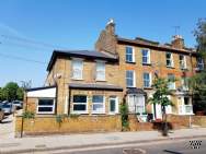 3 bedroom Flat to rent in London