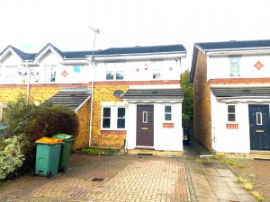 3 bedroom Semi Detached to rent in London