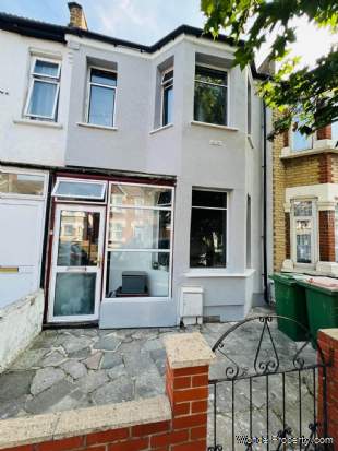 3 bedroom Terraced for sale in London