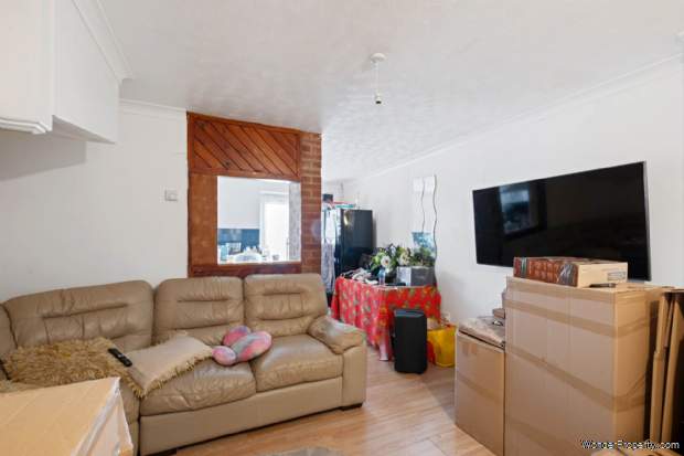 Additional Property Image 2 bedroom Terraced for sale in London 4