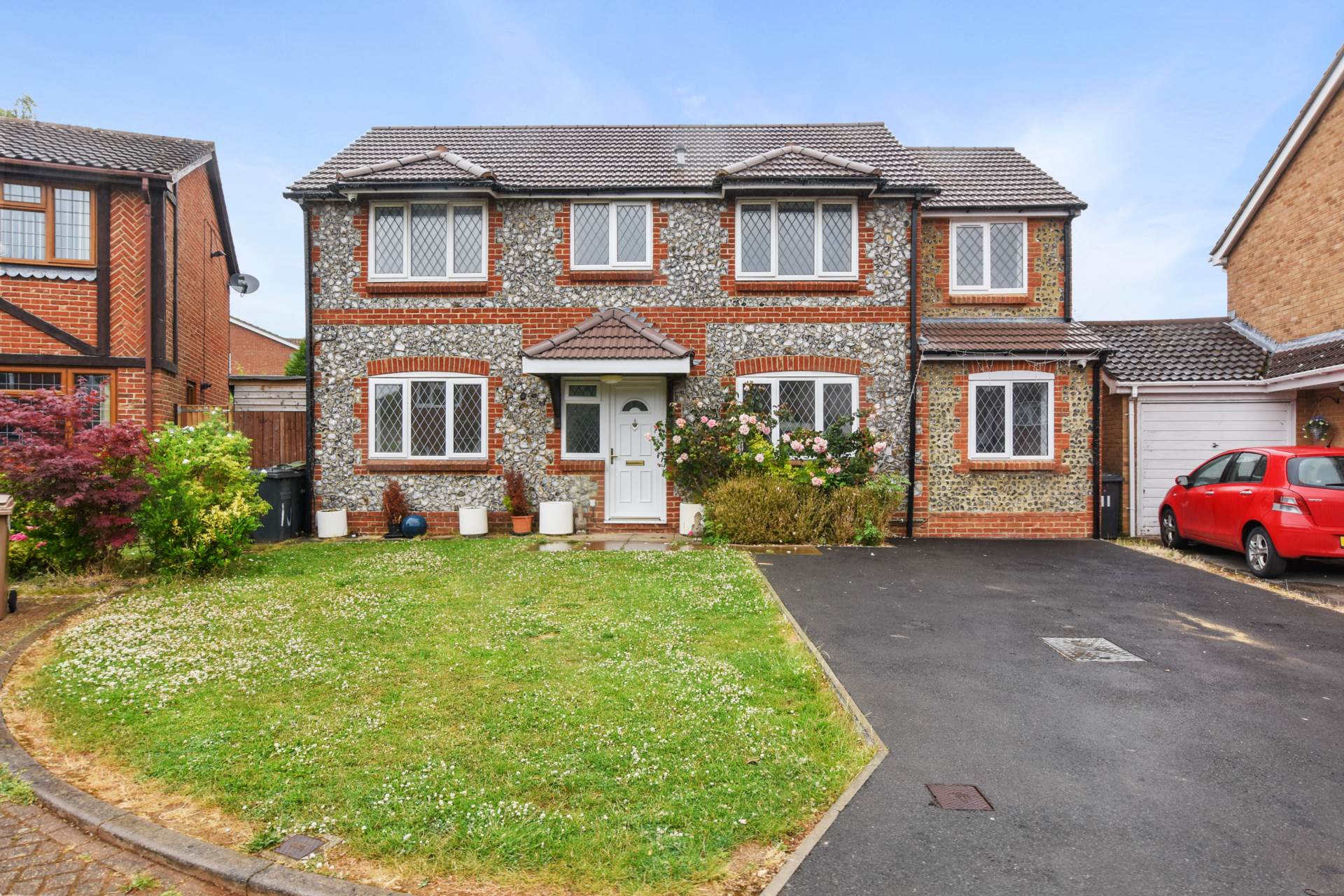 Additional Property Image 5 bedroom Detached for sale in Luton 2