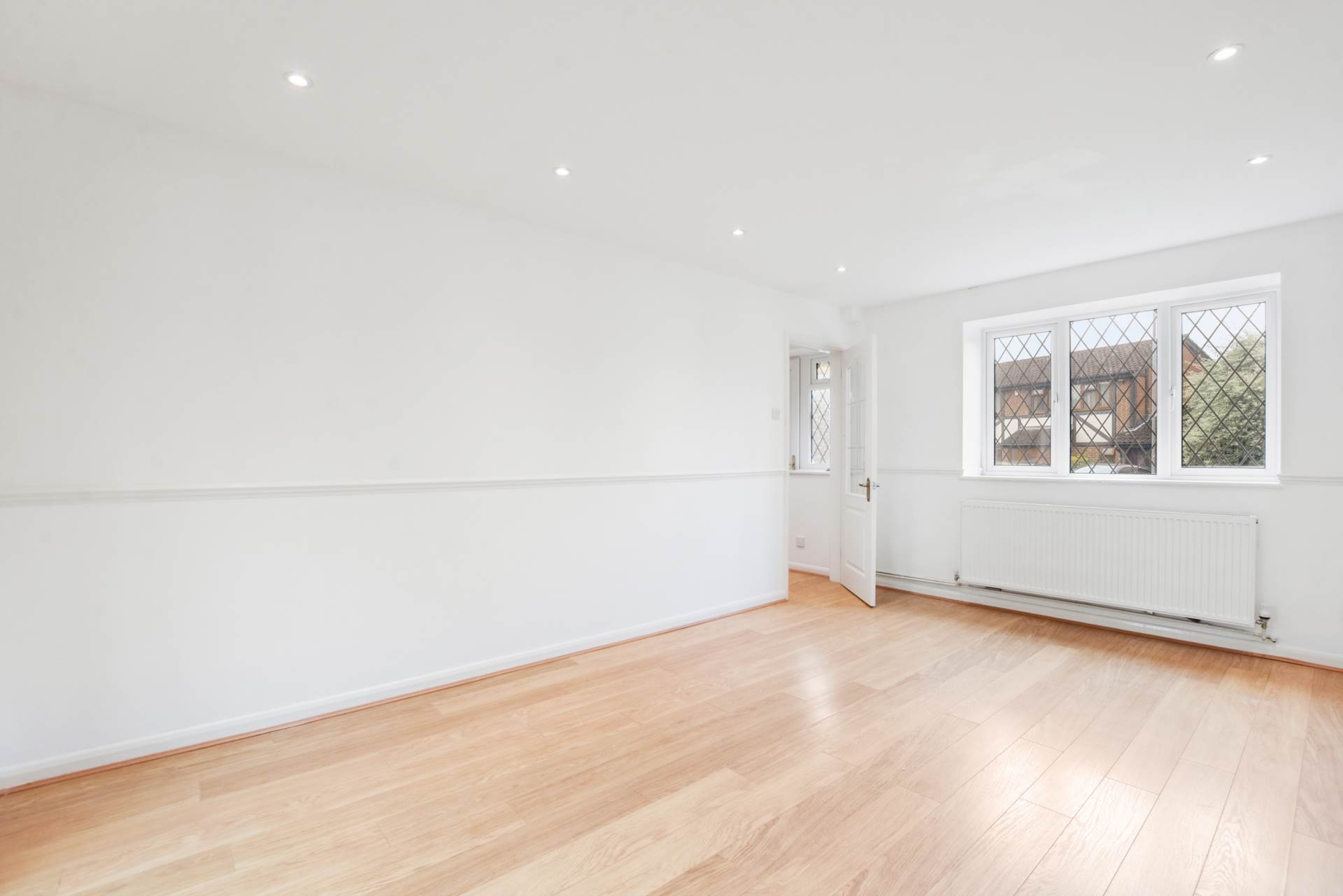 Additional Property Image 5 bedroom Detached for sale in Luton 3