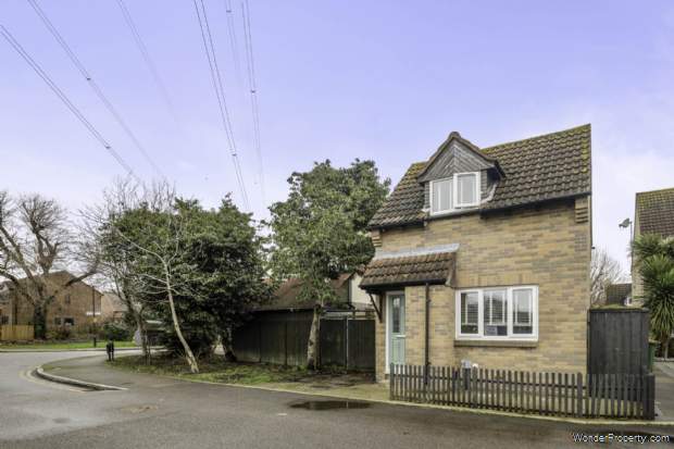 Additional Property Image 1 bedroom Detached for sale in London 10