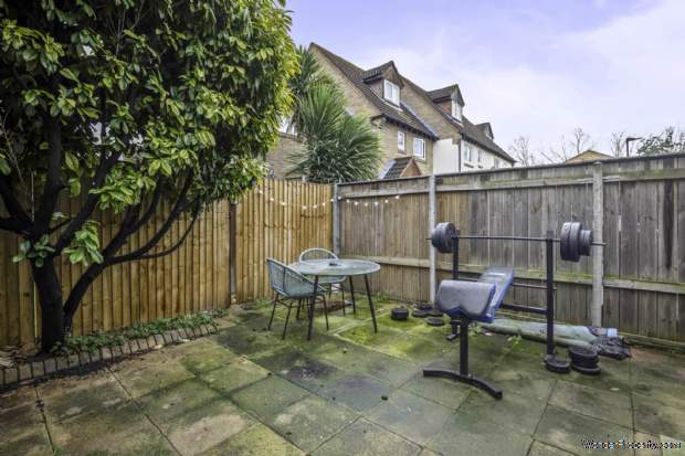 Additional Property Image 1 bedroom Detached for sale in London 11