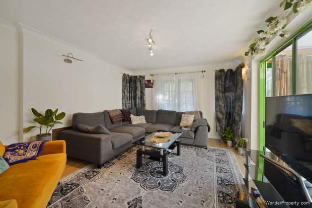 Additional Property Image 4 bedroom Detached for sale in London 2