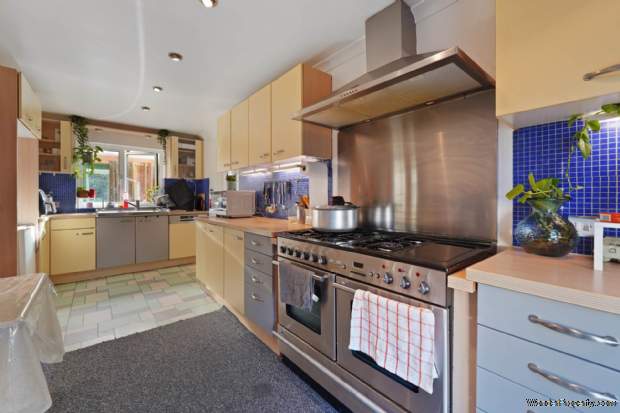 Additional Property Image 4 bedroom Detached for sale in London 3
