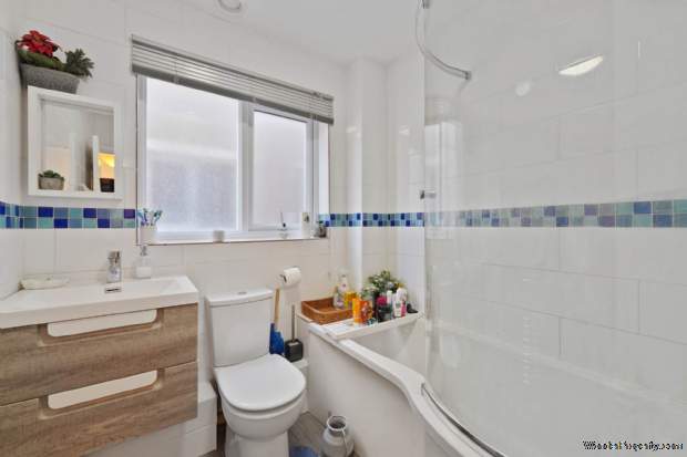 Additional Property Image 4 bedroom Detached for sale in London 12