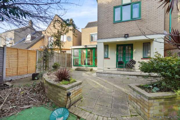 Additional Property Image 4 bedroom Detached for sale in London 9