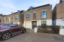4 bedroom Detached for sale in London