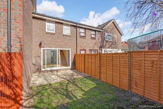 Additional Property Image 2 bedroom Terraced for sale in Beckton 8