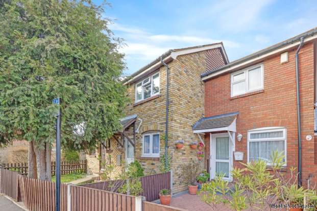 3 bedroom Semi Detached for sale in London