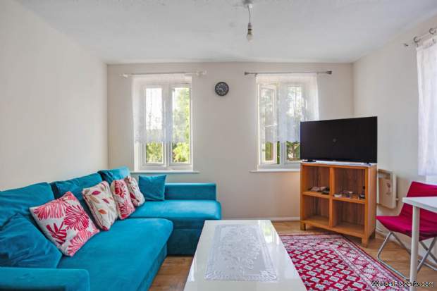Additional Property Image 1 bedroom Flat for sale in London 14