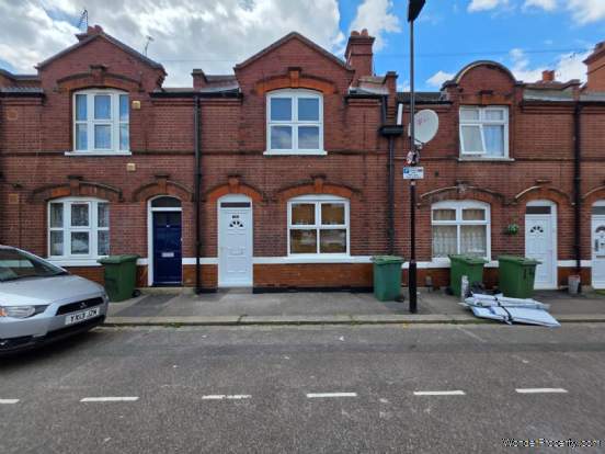 3 bedroom Terraced to rent in London