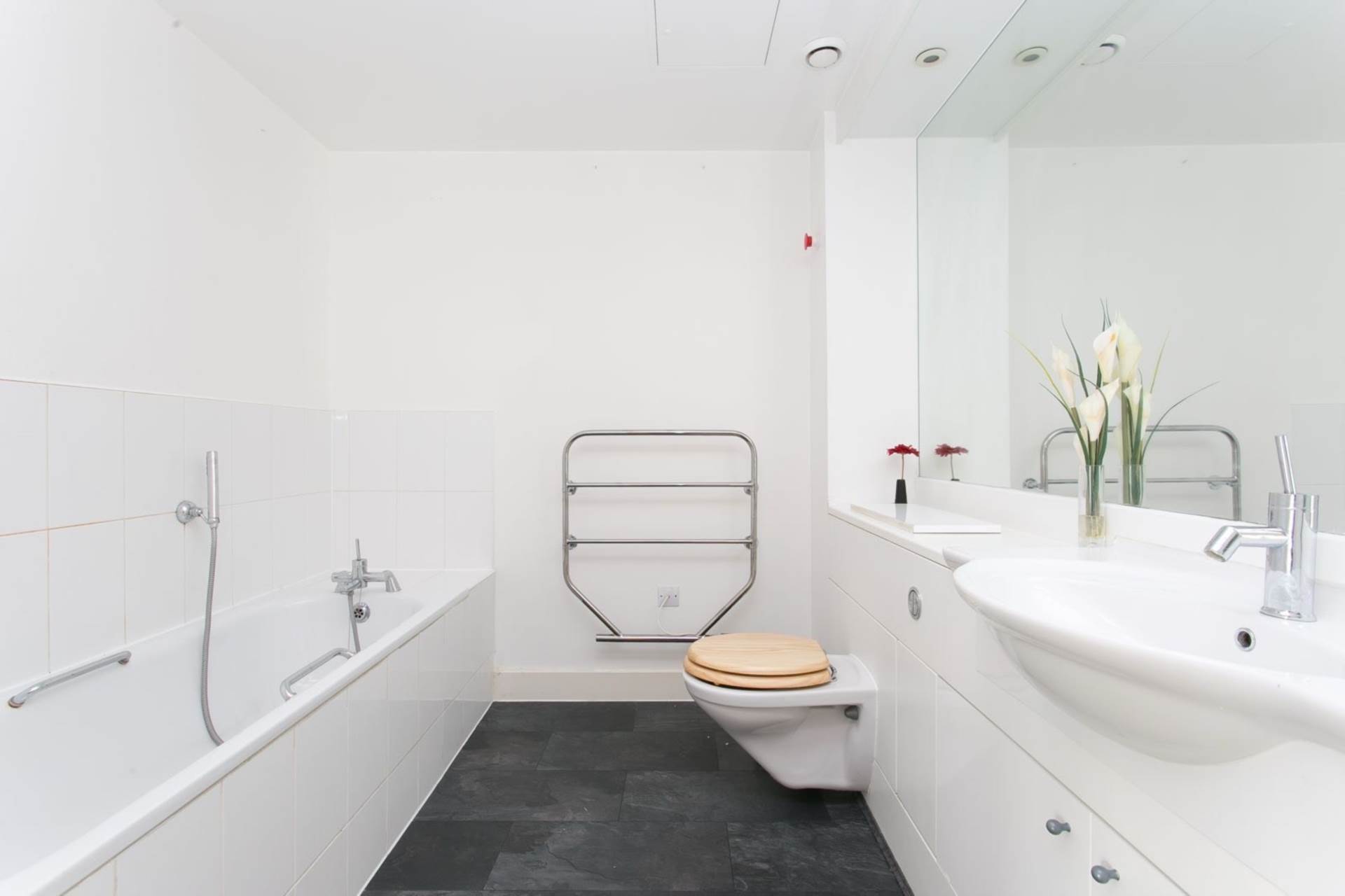 Additional Property Image 2 bedroom Apartment for sale in London 7