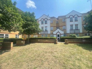 1 bedroom Semi Detached to rent in London
