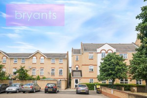 2 bedroom Apartment for sale in London