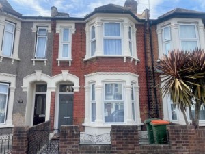 4 bedroom Terraced to rent in London