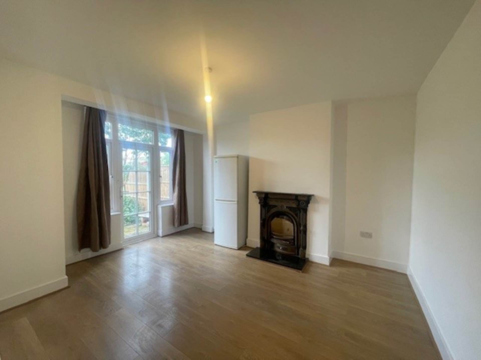 Additional Property Image 4 bedroom Semi Detached to rent in Ilford 6