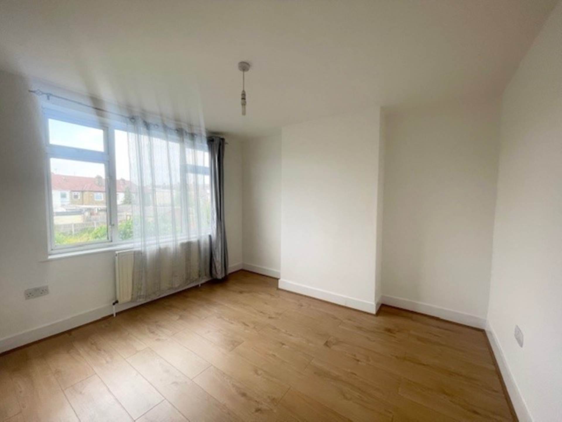 Additional Property Image 4 bedroom Semi Detached to rent in Ilford 8