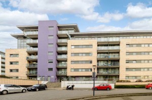 2 bedroom Flat to rent in London