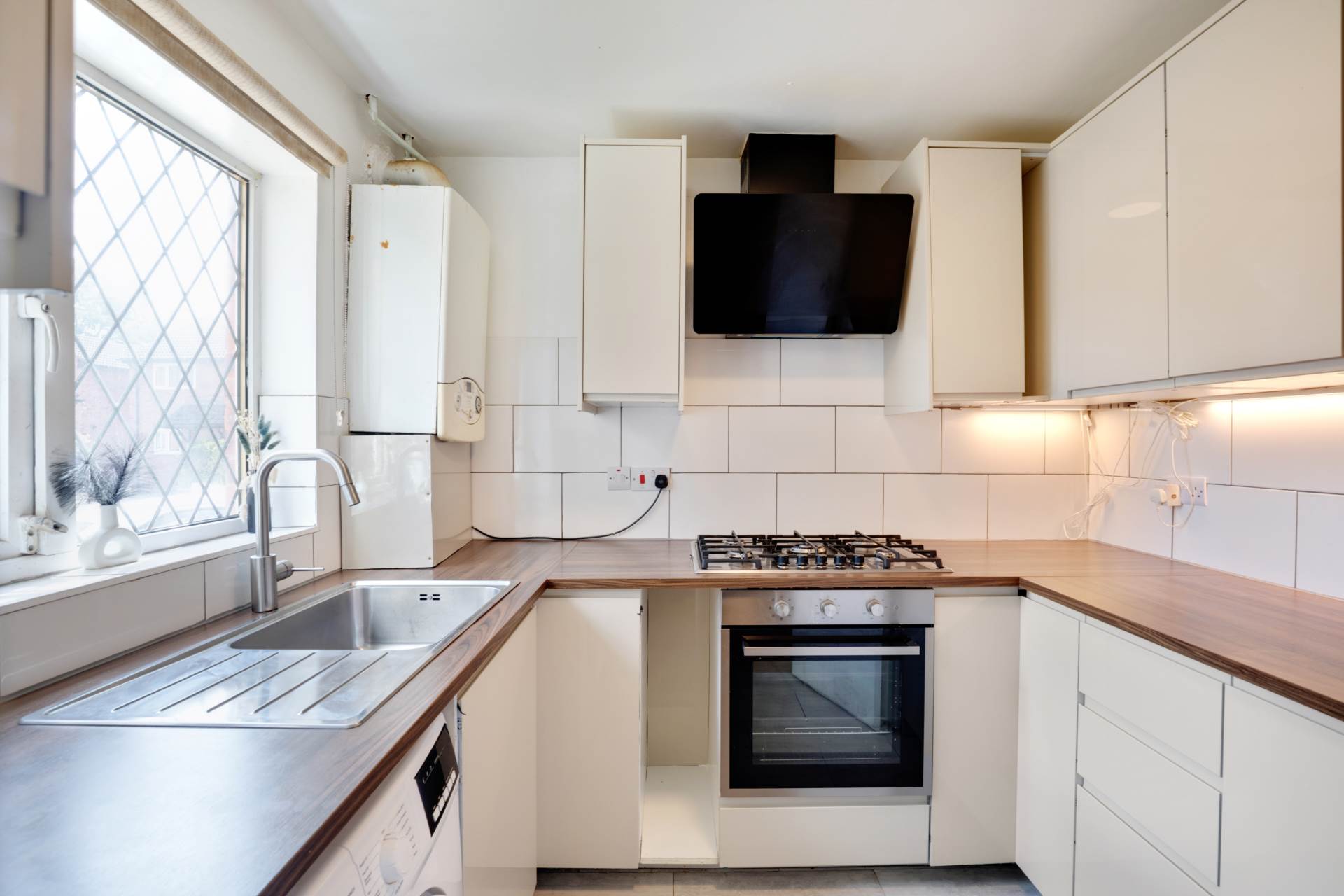 Additional Property Image 2 bedroom Semi Detached for sale in London 4