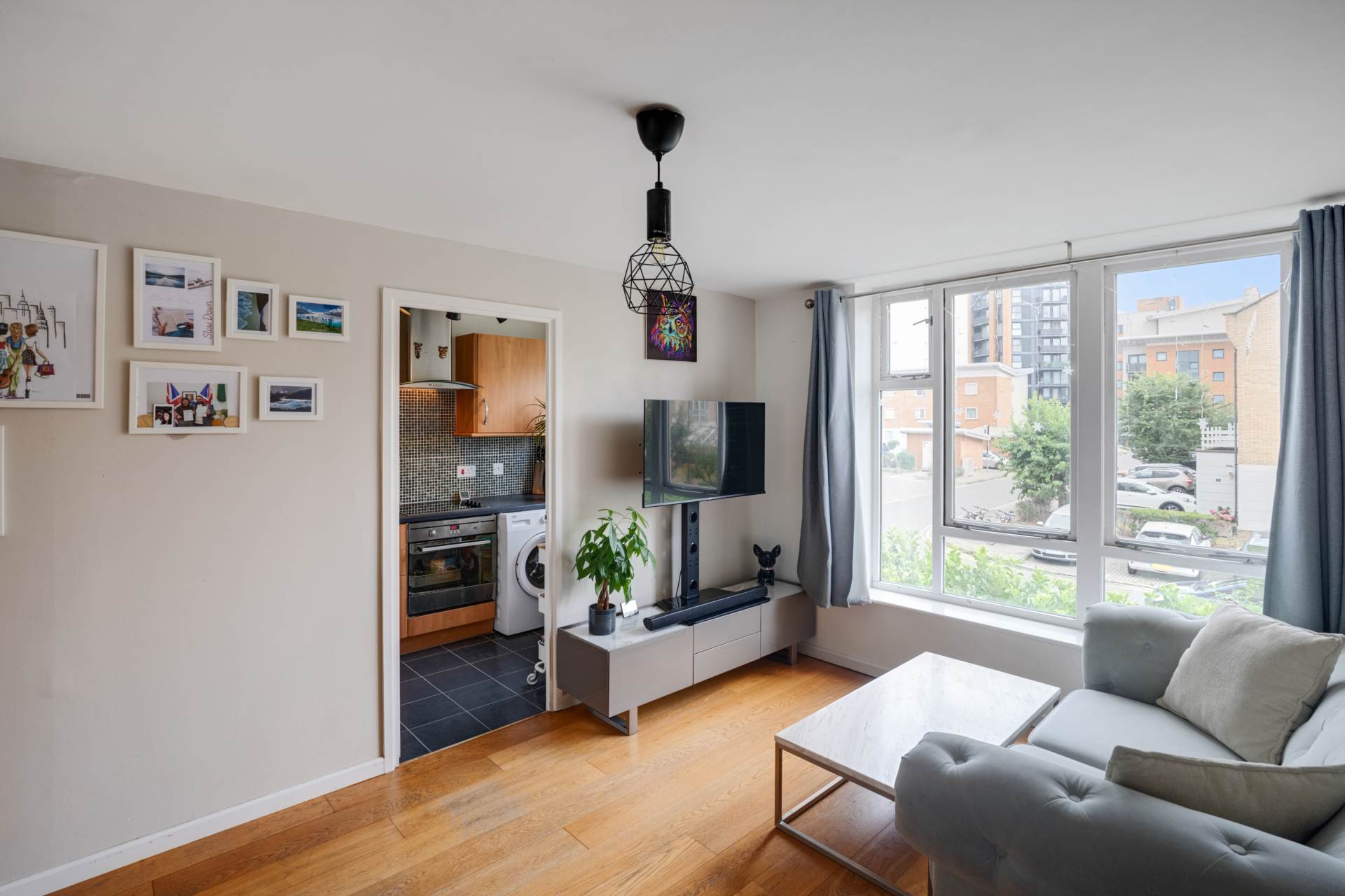 Additional Property Image 1 bedroom Flat for sale in London 4