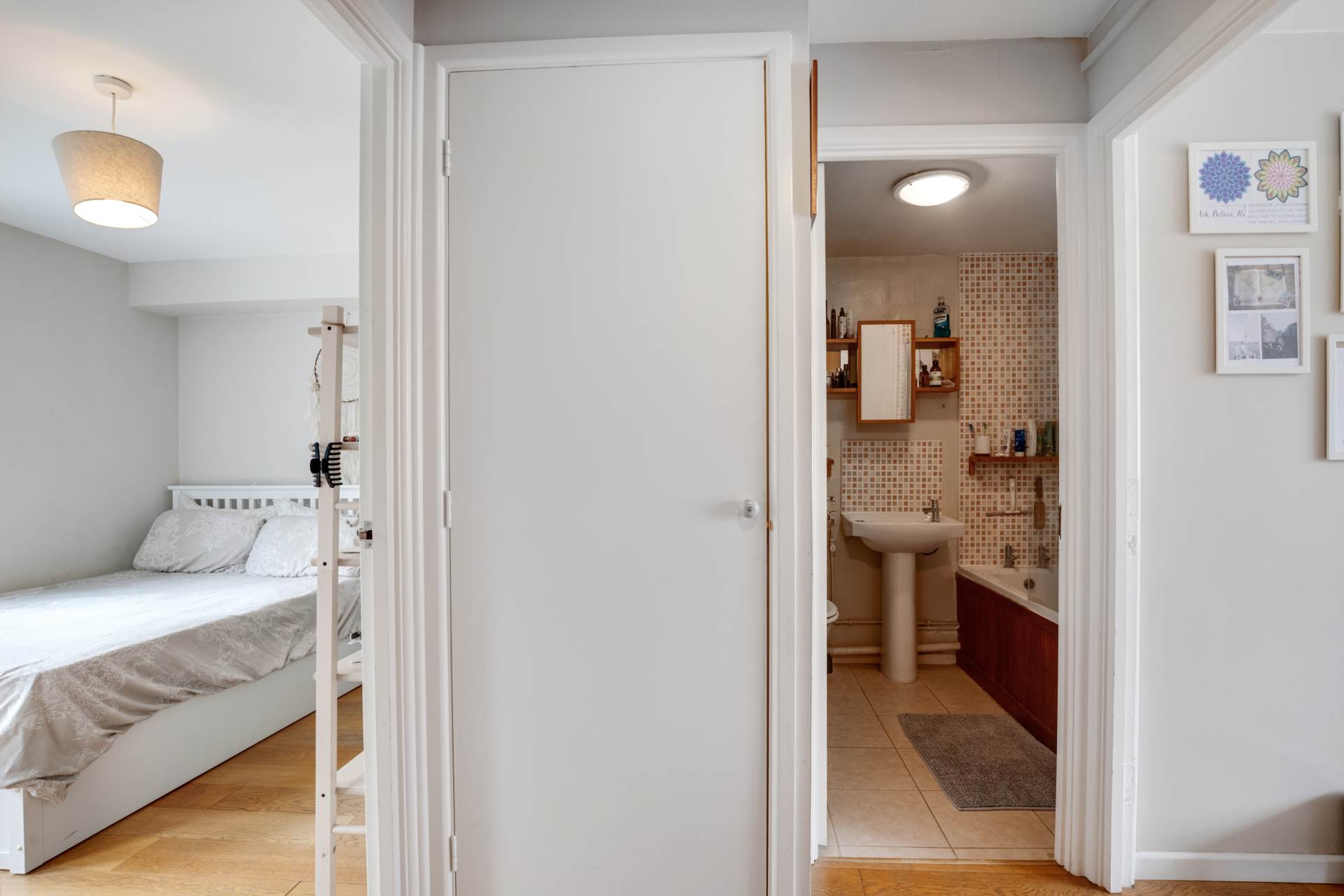 Additional Property Image 1 bedroom Flat for sale in London 8