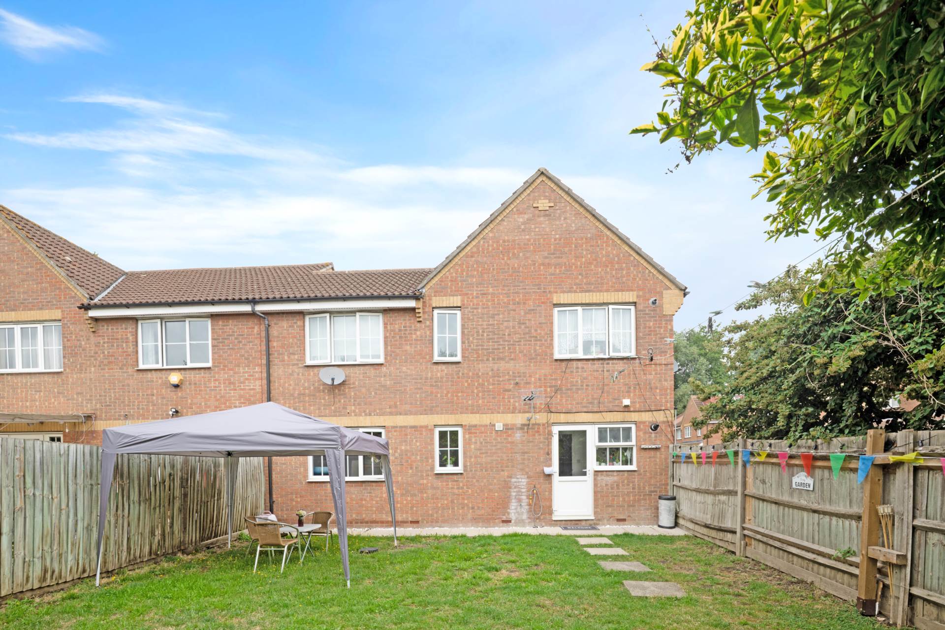 Additional Property Image 1 bedroom Flat for sale in London 13