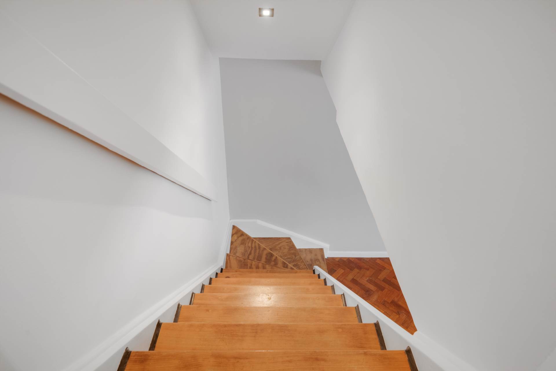 Additional Property Image 2 bedroom Terraced for sale in London 8