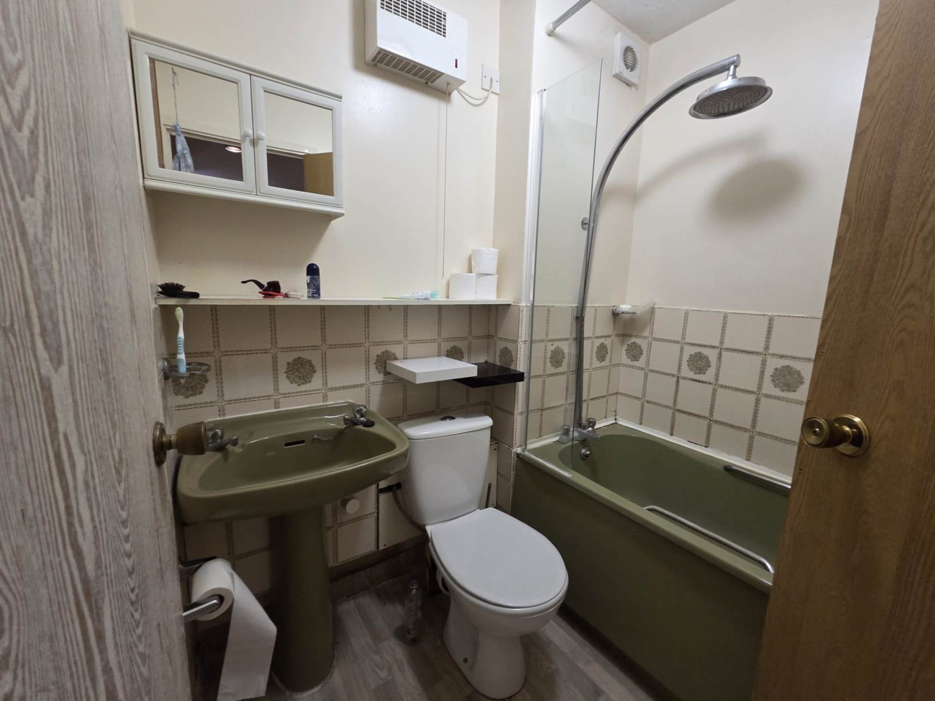 Additional Property Image 1 bedroom Studio for sale in London 4