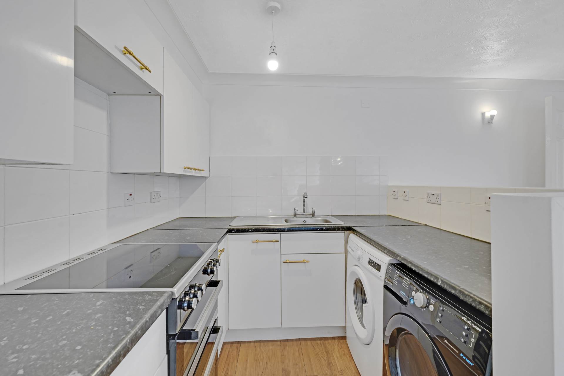 Additional Property Image 2 bedroom Flat for sale in London 2