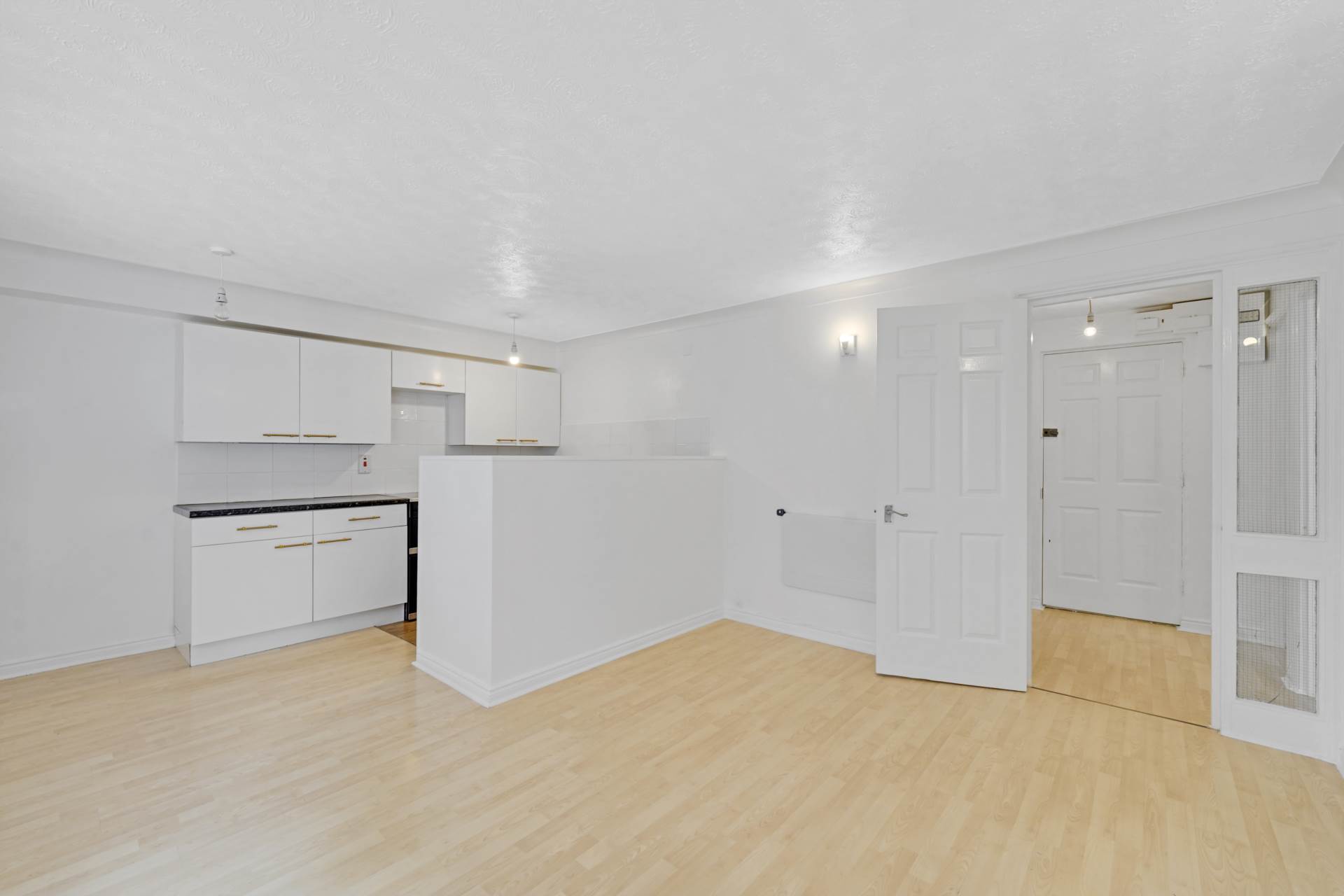 Additional Property Image 2 bedroom Flat for sale in London 4