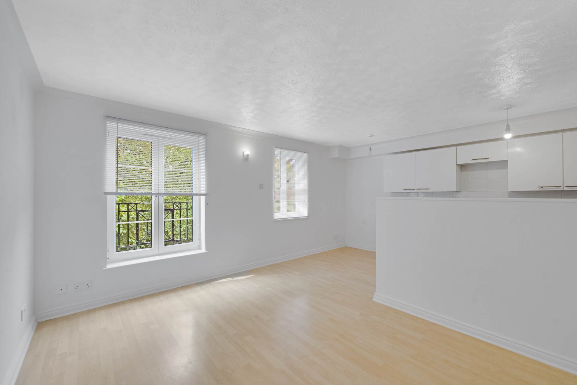 Additional Property Image 2 bedroom Flat for sale in London 5