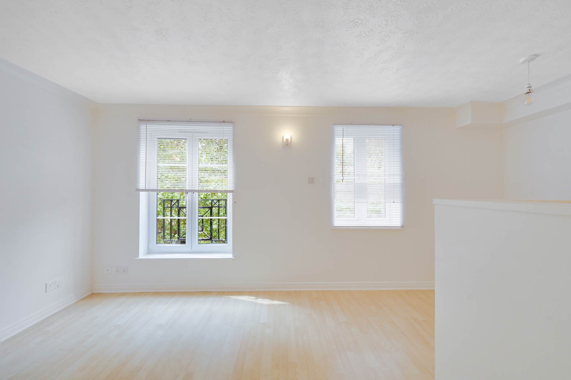 Additional Property Image 2 bedroom Flat for sale in London 6