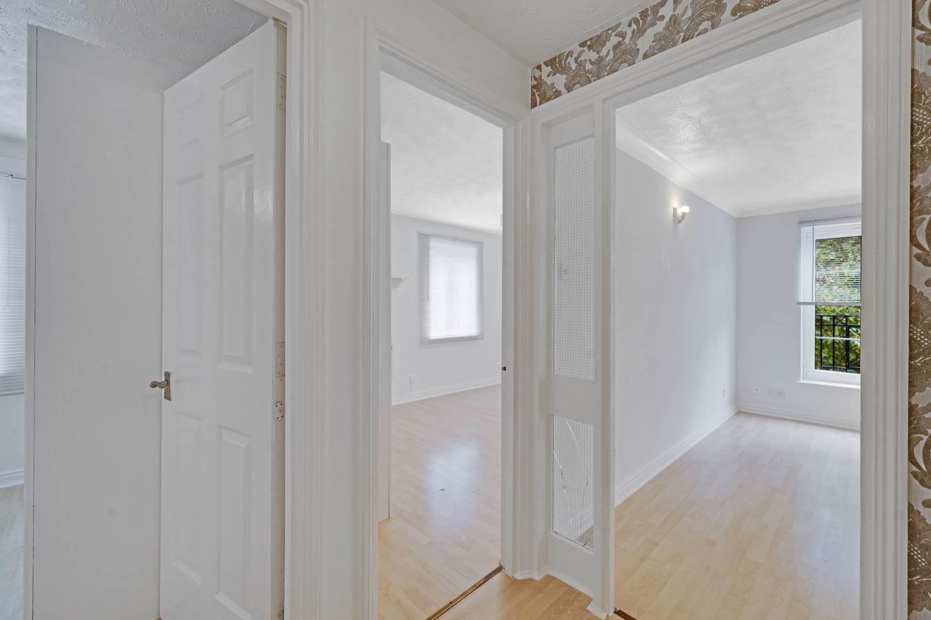 Additional Property Image 2 bedroom Flat for sale in London 7