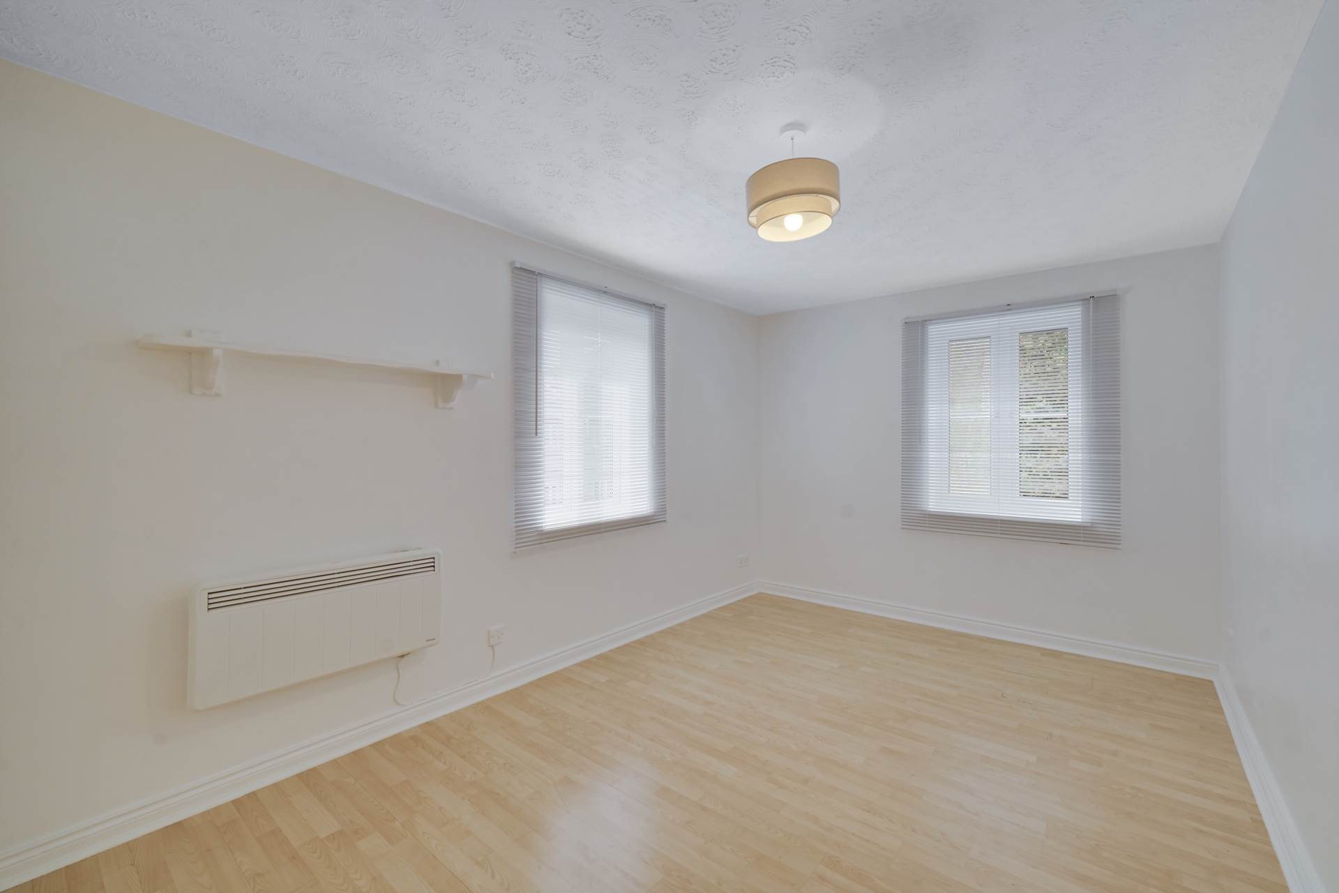 Additional Property Image 2 bedroom Flat for sale in London 11