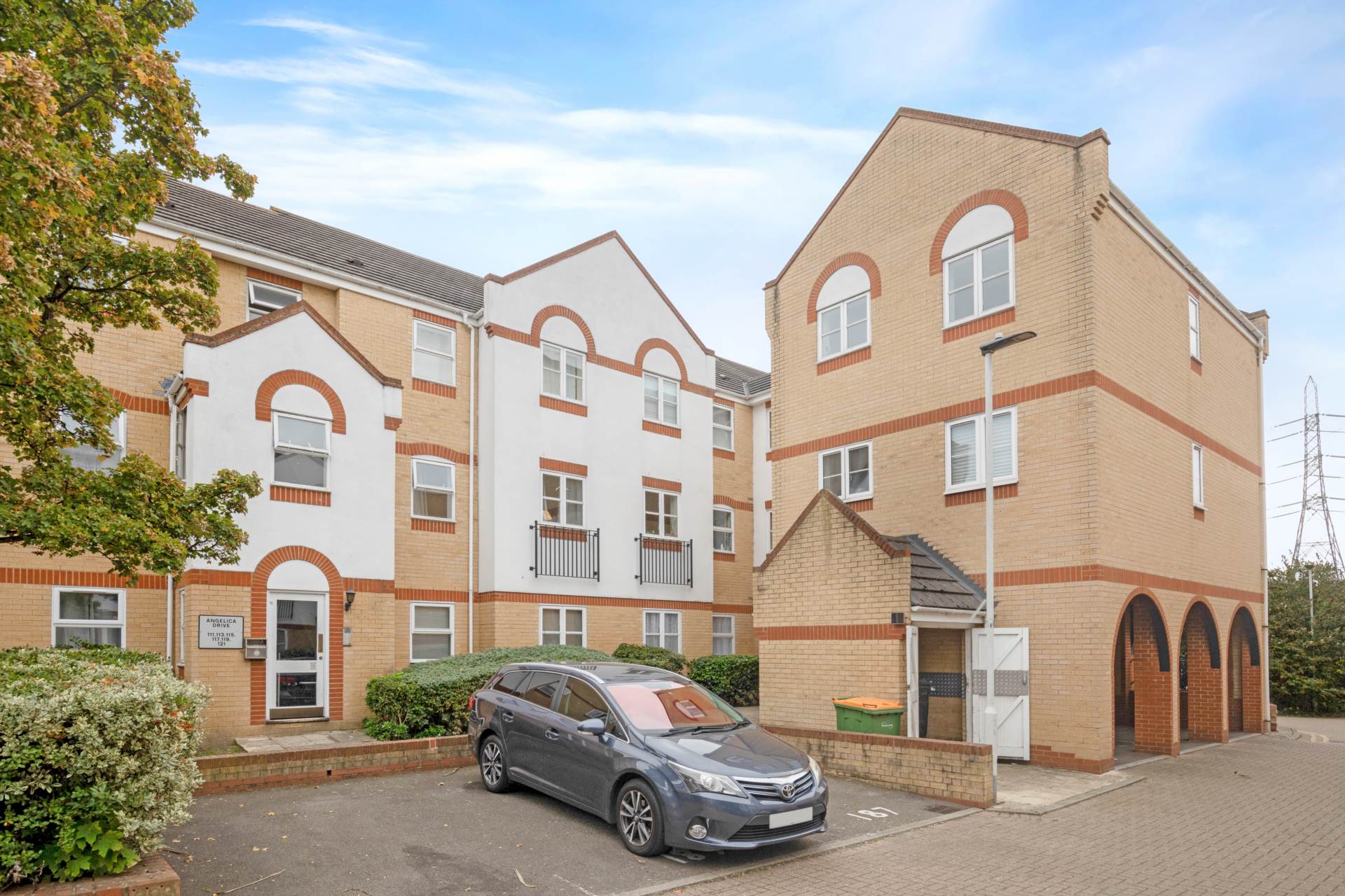 Additional Property Image 1 bedroom Flat for sale in London 9