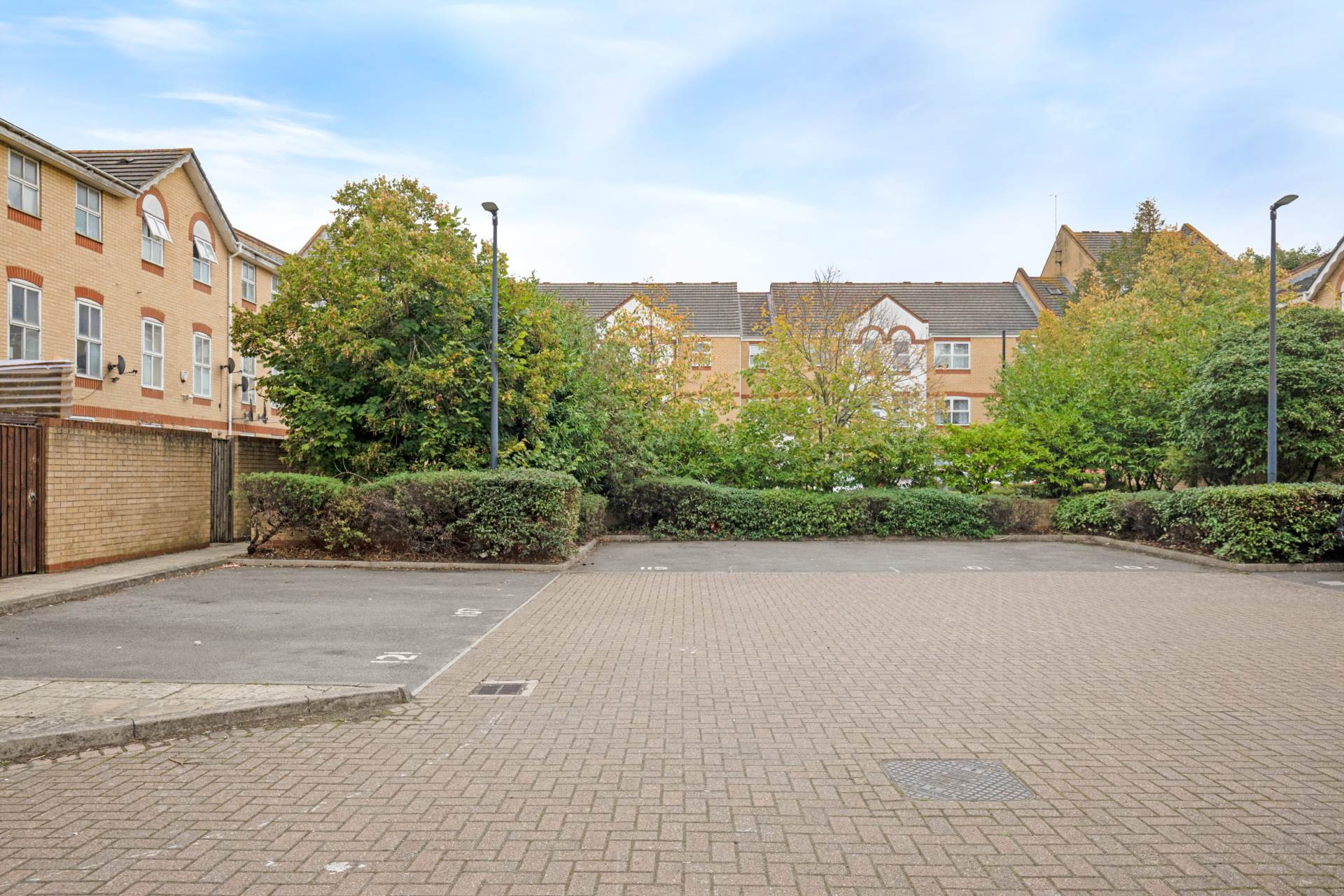 Additional Property Image 1 bedroom Flat for sale in London 10