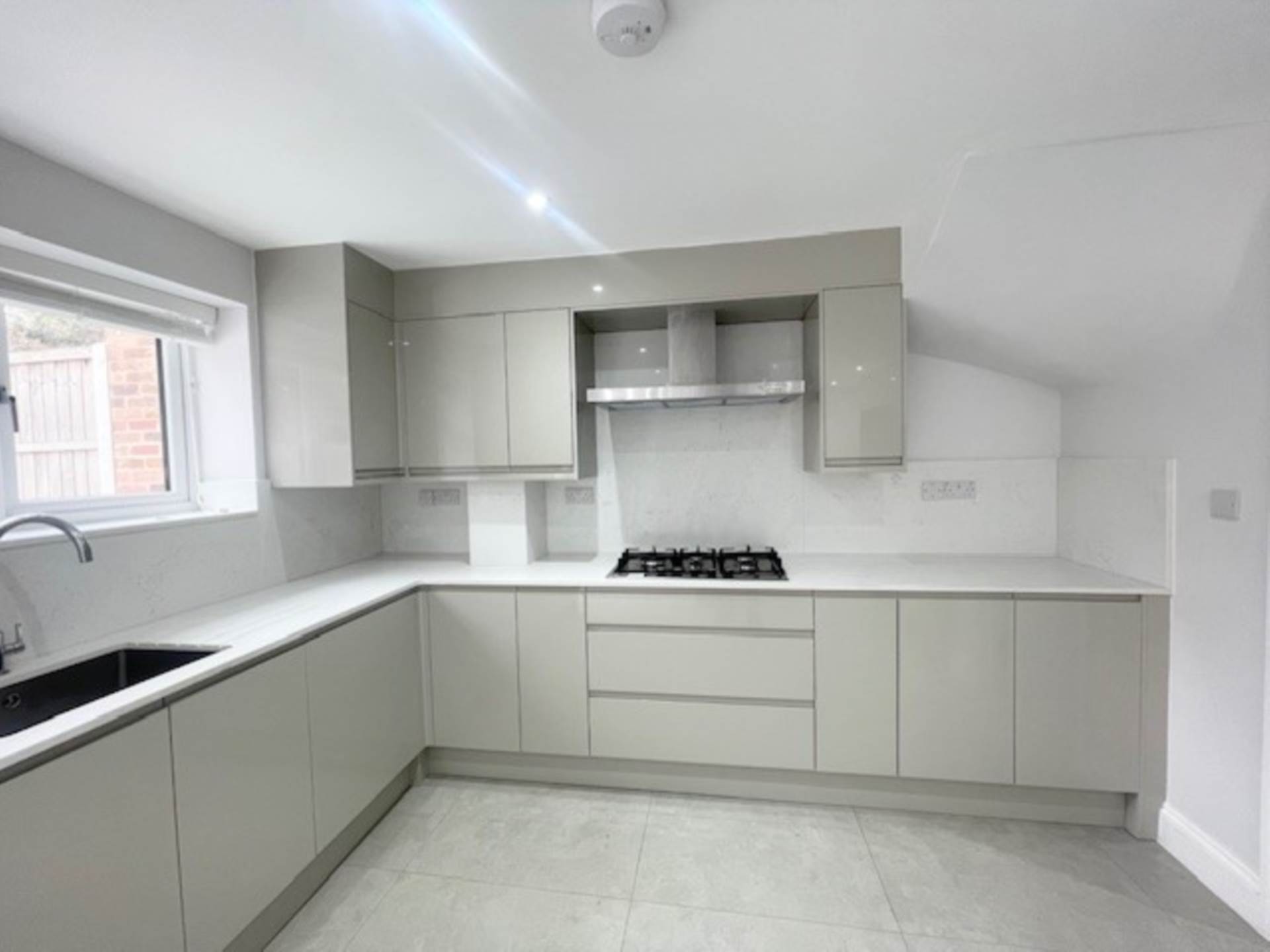 Additional Property Image 4 bedroom Semi Detached to rent in London 4