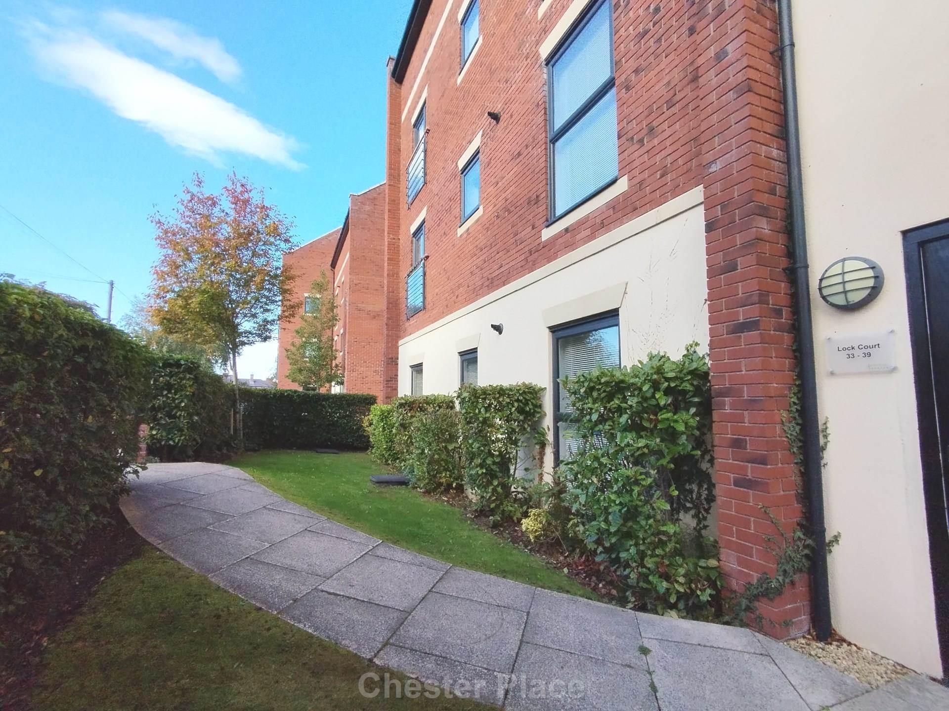 2 bedroom Flat to rent in Chester