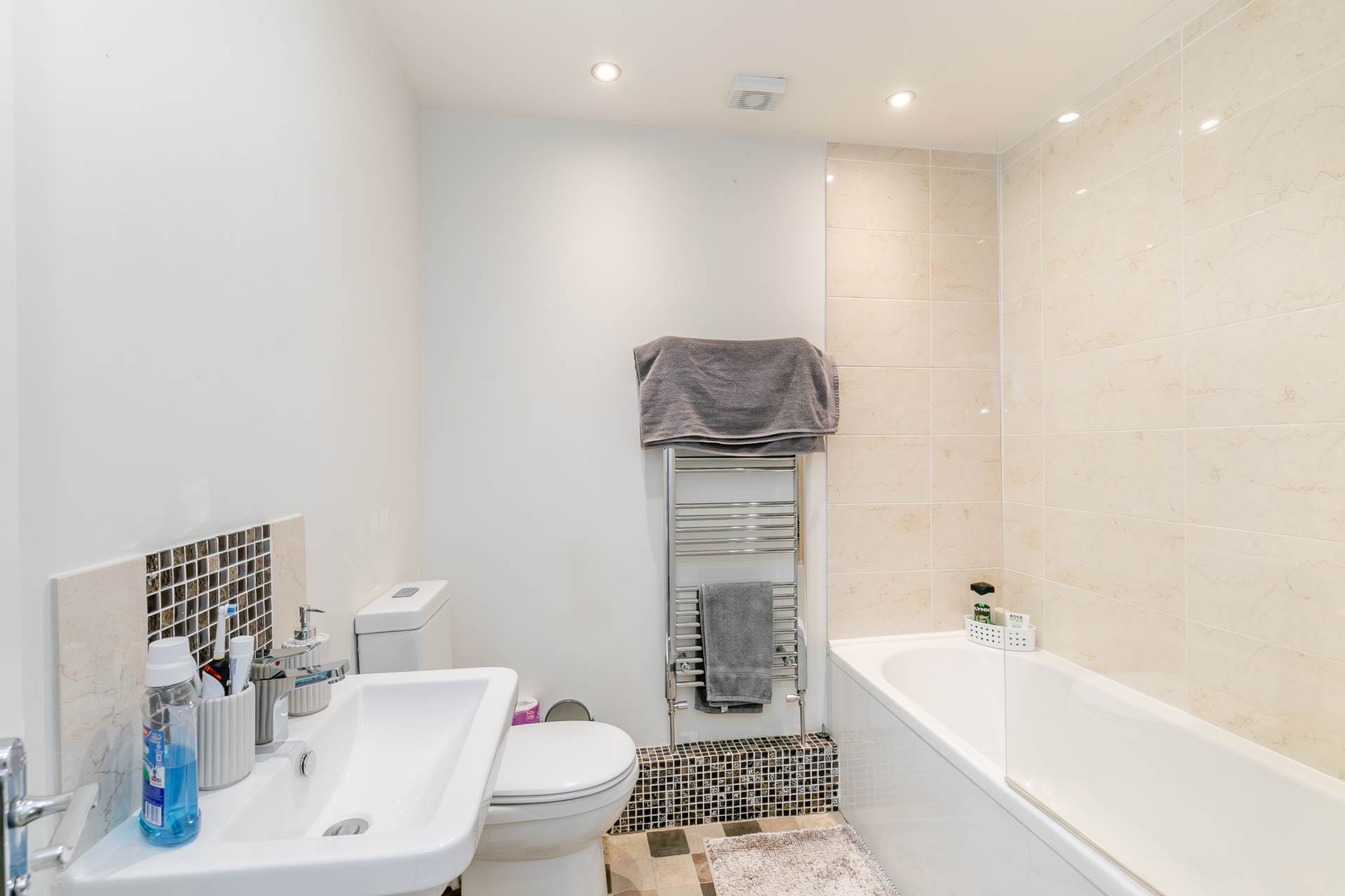 Additional Property Image 3 bedroom End of Terrace to rent in Dewsbury 12