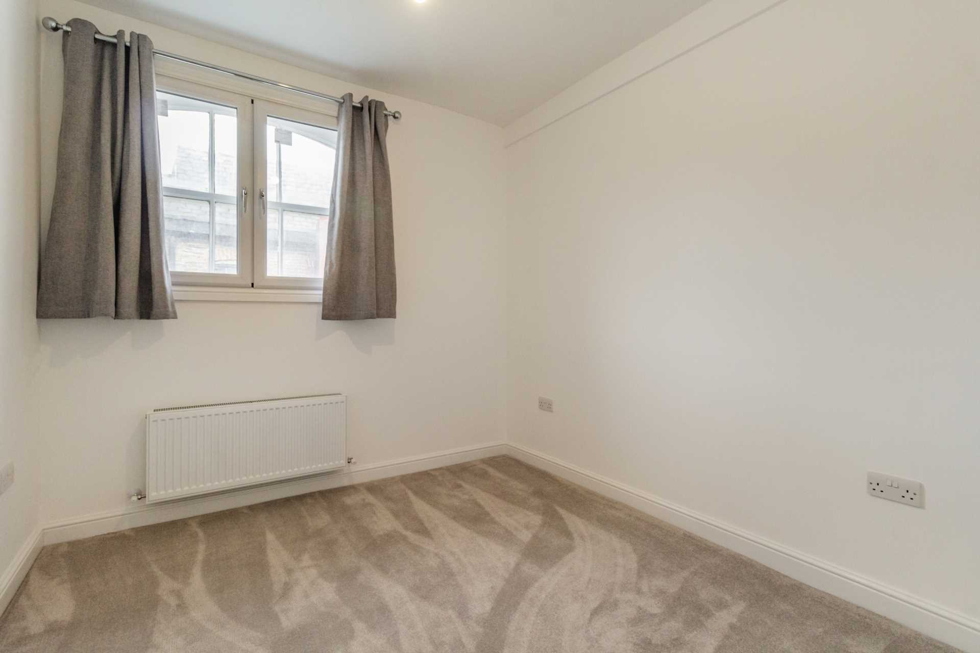 Additional Property Image 3 bedroom Apartment to rent in Leeds 9