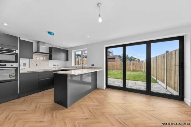 Additional Property Image 4 bedroom Semi Detached for sale in Bradford 2
