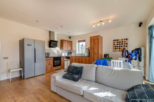 Additional Property Image 2 bedroom Apartment for sale in Leeds 8