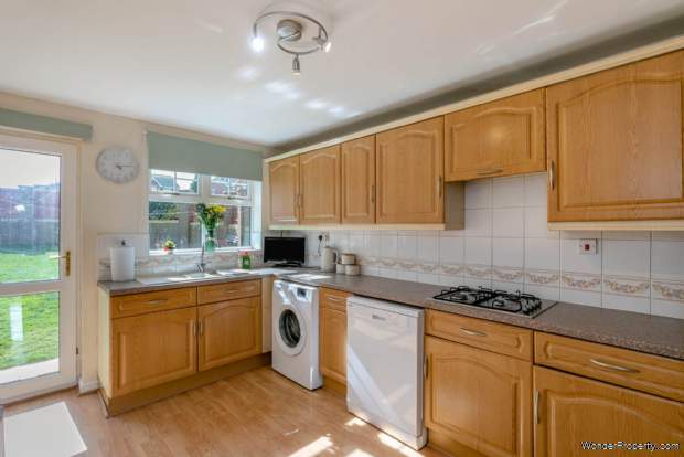 Additional Property Image 4 bedroom Detached for sale in Leeds 4